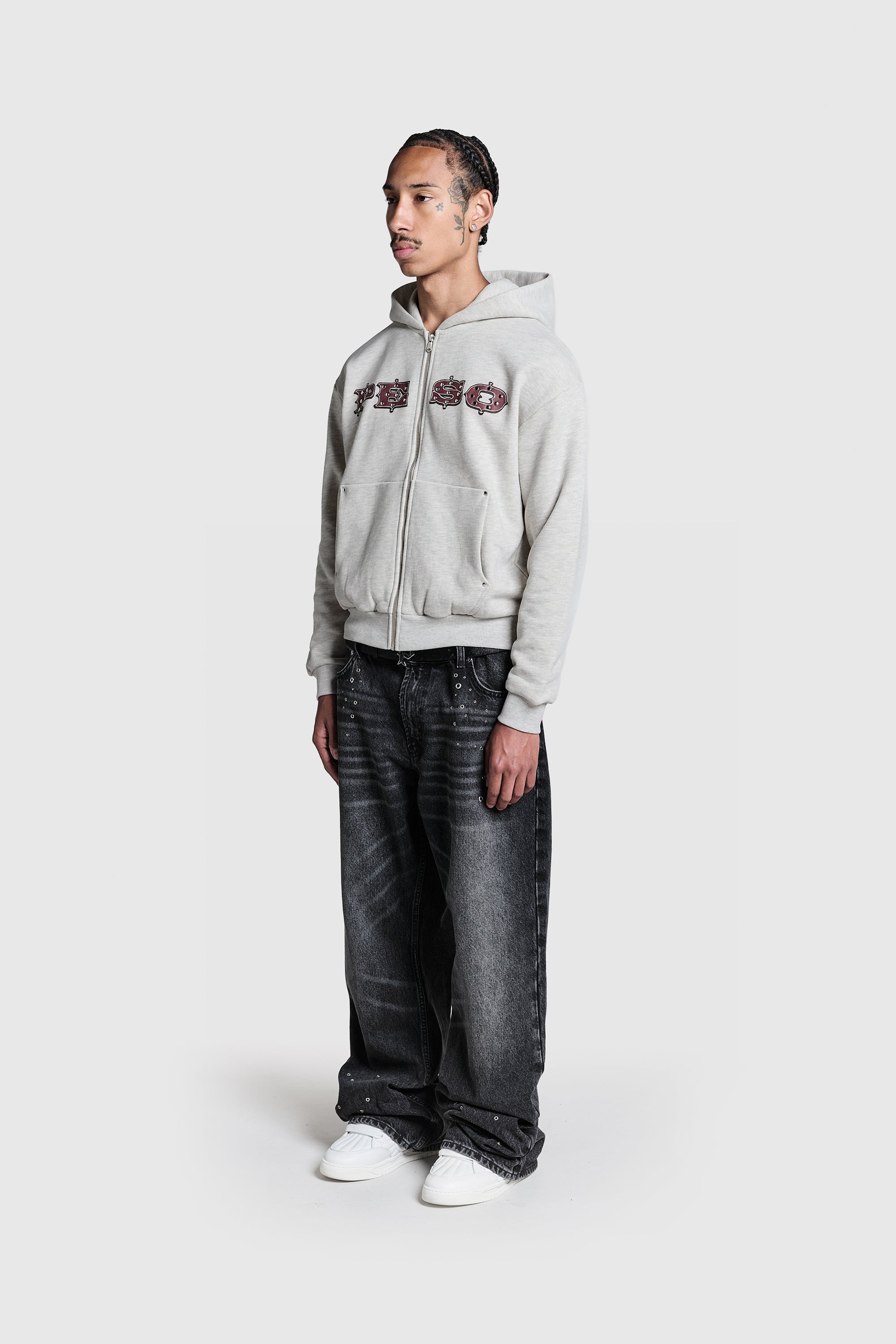 Reißverschluss mit Nieten